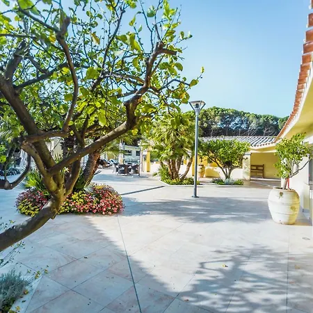 Отель Fiore Di Maggio Вилласимиус